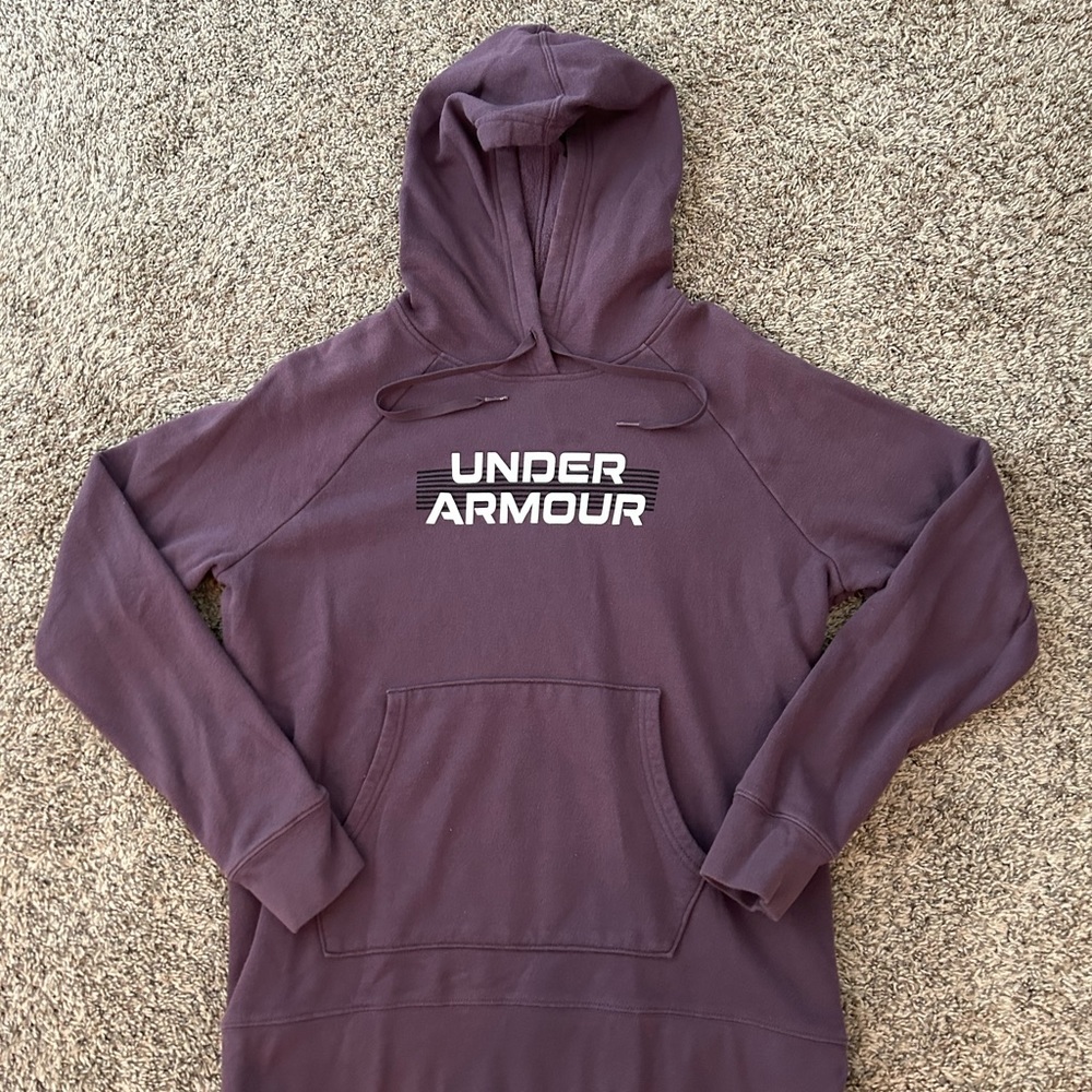 women’s ua sweatshirt size medium